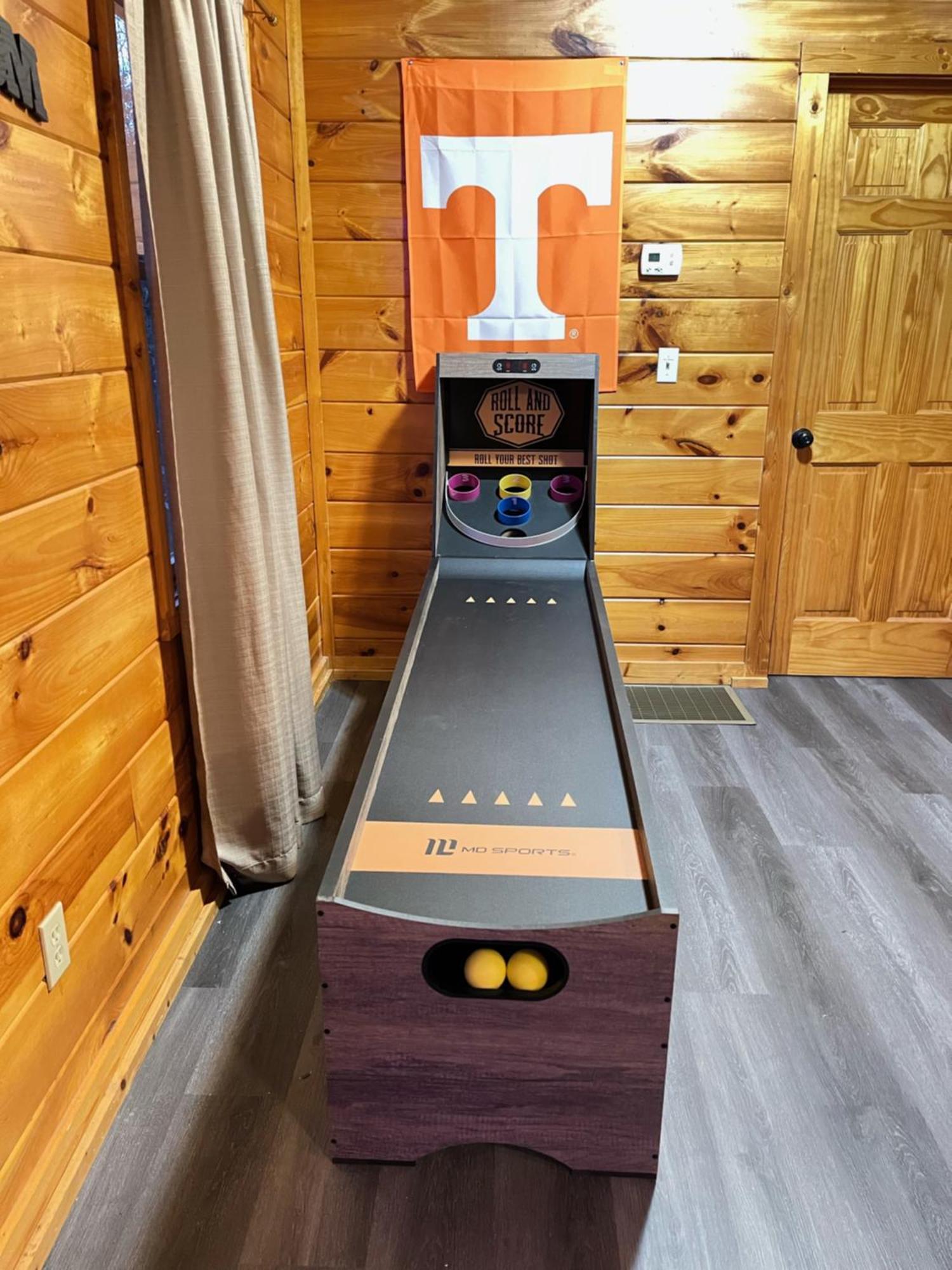 Smokey Mountain Retreat, Hot Tub, Game Room, Sleeps 8! Gatlinburg Kültér fotó