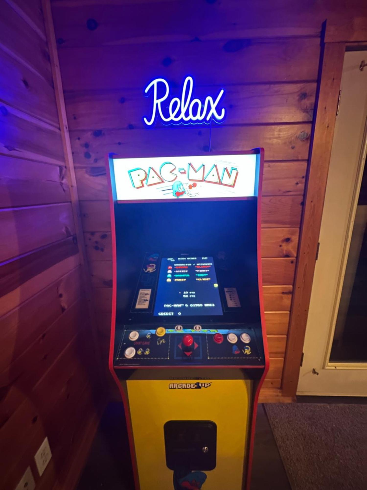 Smokey Mountain Retreat, Hot Tub, Game Room, Sleeps 8! Gatlinburg Kültér fotó